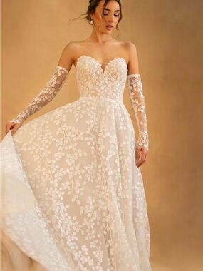 Adriana Madrid ‘Gemma’ Gown